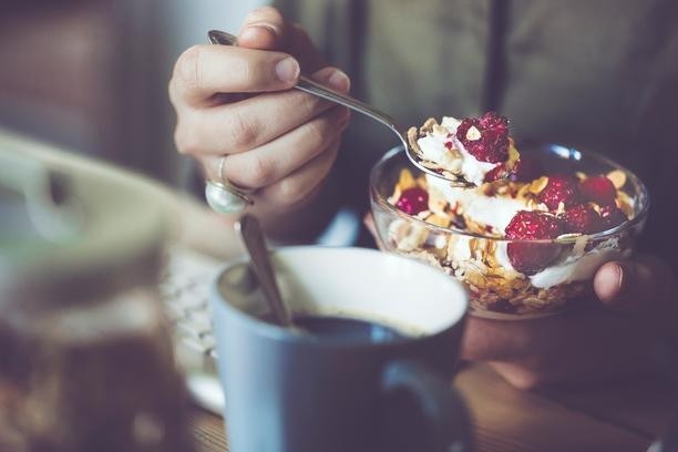 yoghurt with muesli a good breakfast option